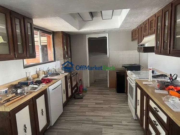 Off-market house in Arizona City, Arizona — 3 beds, 2 baths, $175,000 — photo 8 of 8