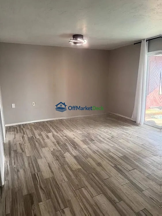 Off-market house in Arizona City, Arizona — 3 beds, 2 baths, $175,000 — photo 3 of 8