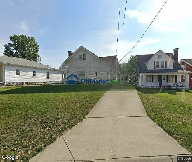 Off-market house in Fort Mitchell, Kentucky — 3 beds, 1 bath, $259,900 — photo 2 of 3