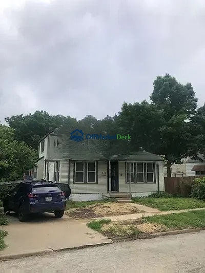 Off-market house in Independence, Missouri — 3 beds, 2 baths, $139,900 — photo 6 of 8