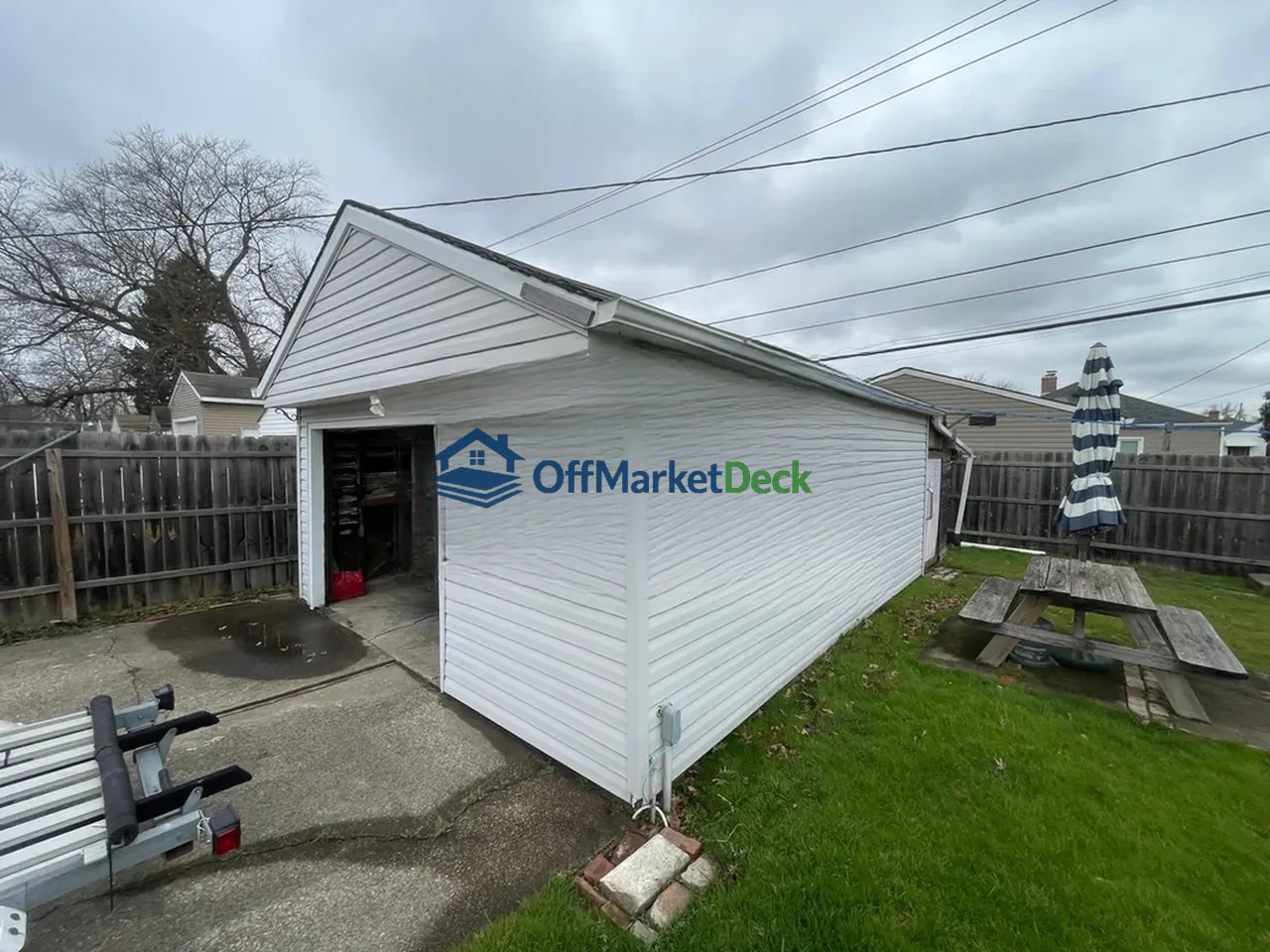 Off-market house in Parma, Ohio — 3 beds, 1 bath, $119,900 — photo 4 of 8