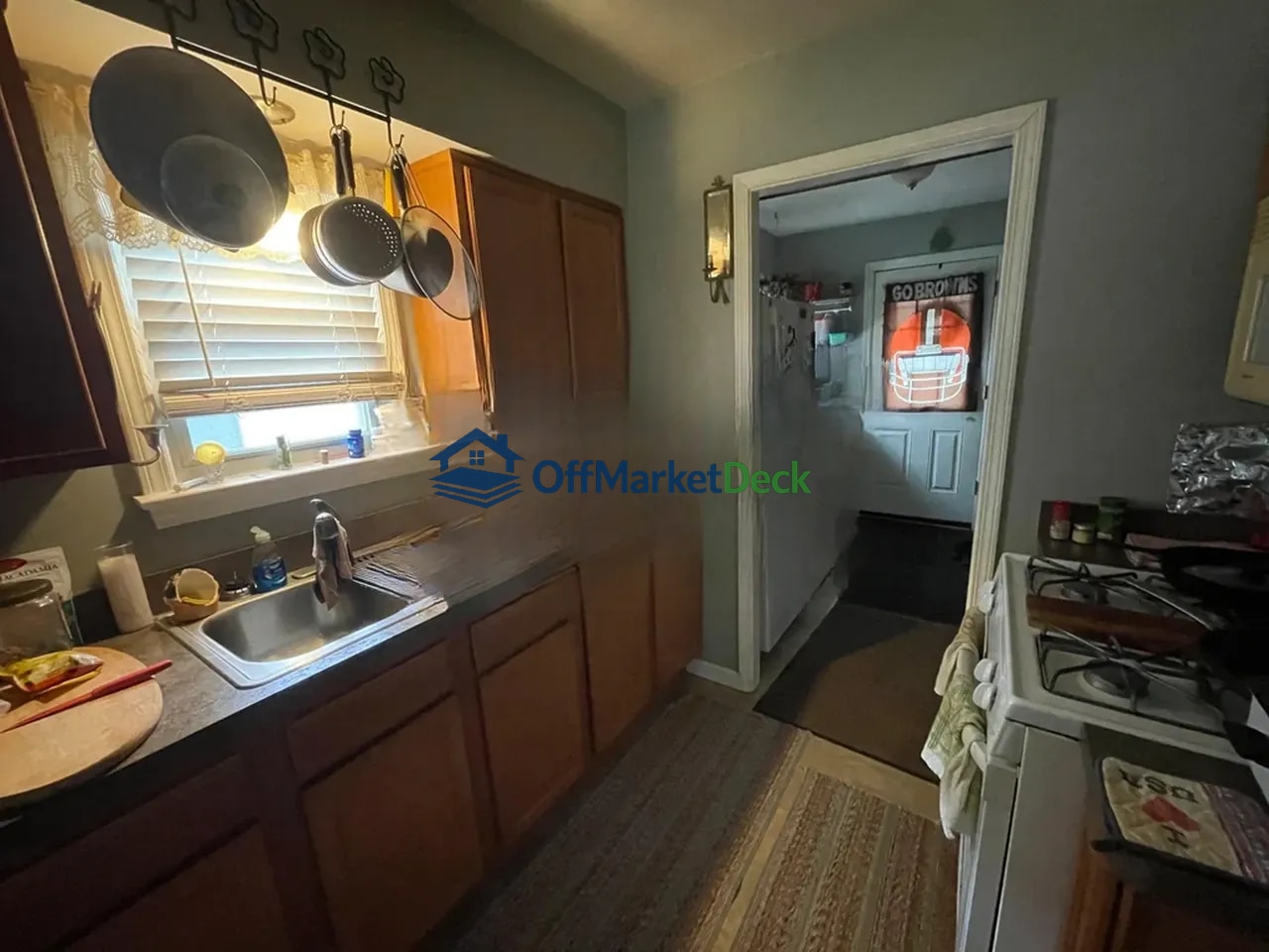 Off-market house in Parma, Ohio — 3 beds, 1 bath, $119,900 — photo 8 of 8