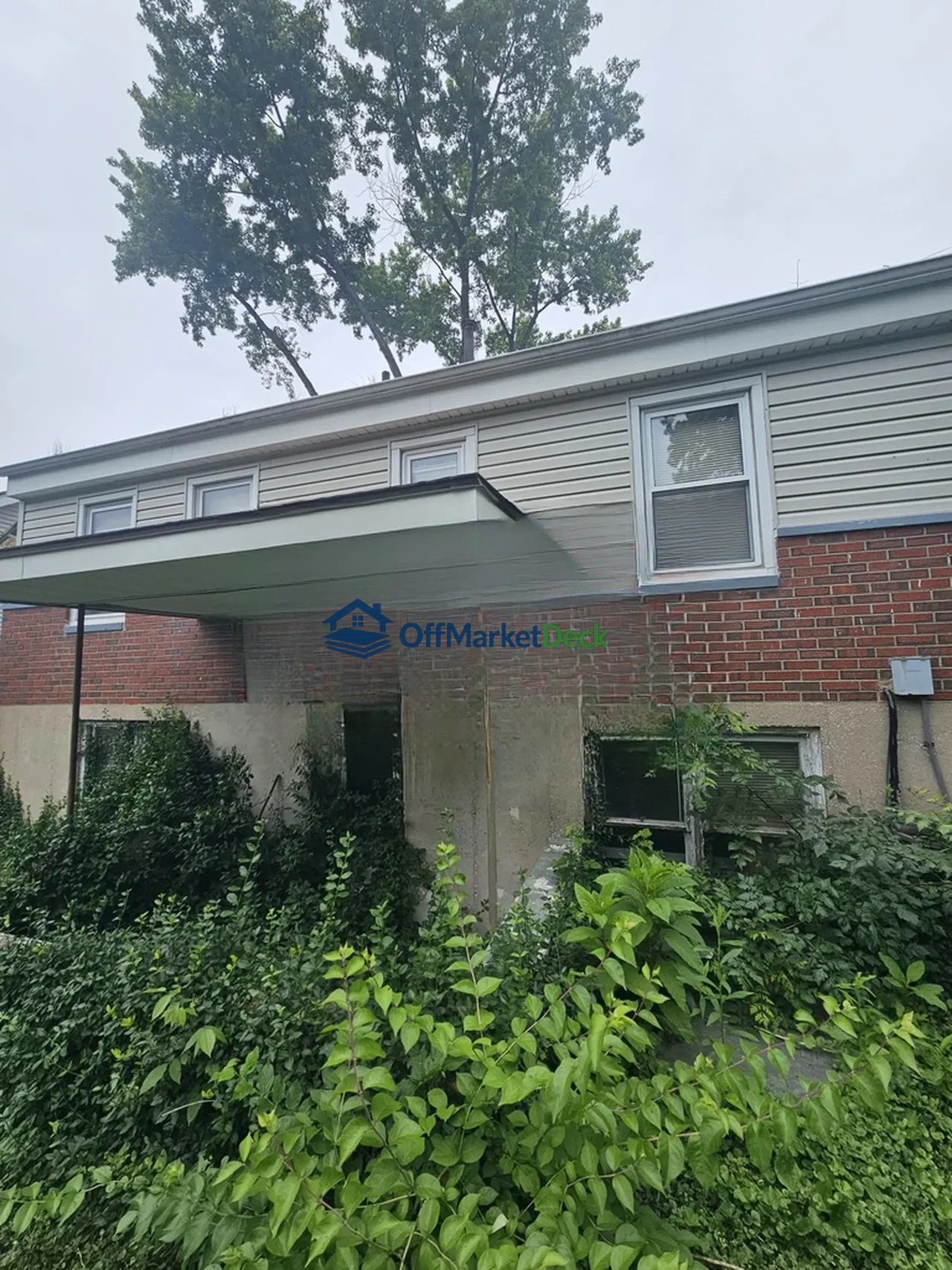 Off-market house in St. Louis, Missouri — 3 beds, 1 bath, $49,900 — photo 3 of 8
