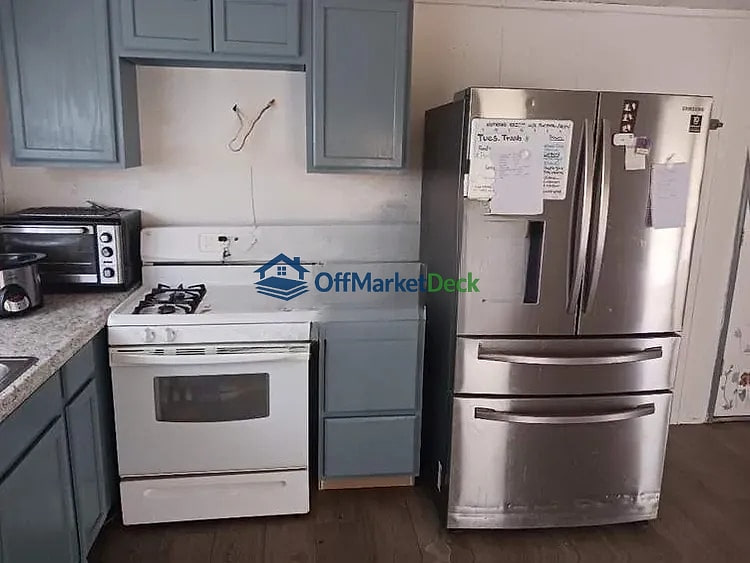 Off-market house in Bullhead City, Arizona — 3 beds, 1 bath, $81,000 — photo 5 of 8