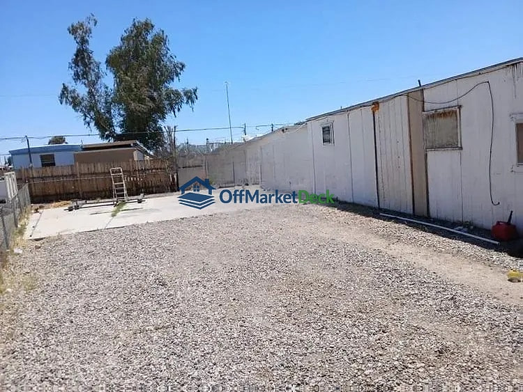 Off-market house in Bullhead City, Arizona — 3 beds, 1 bath, $81,000 — photo 3 of 8