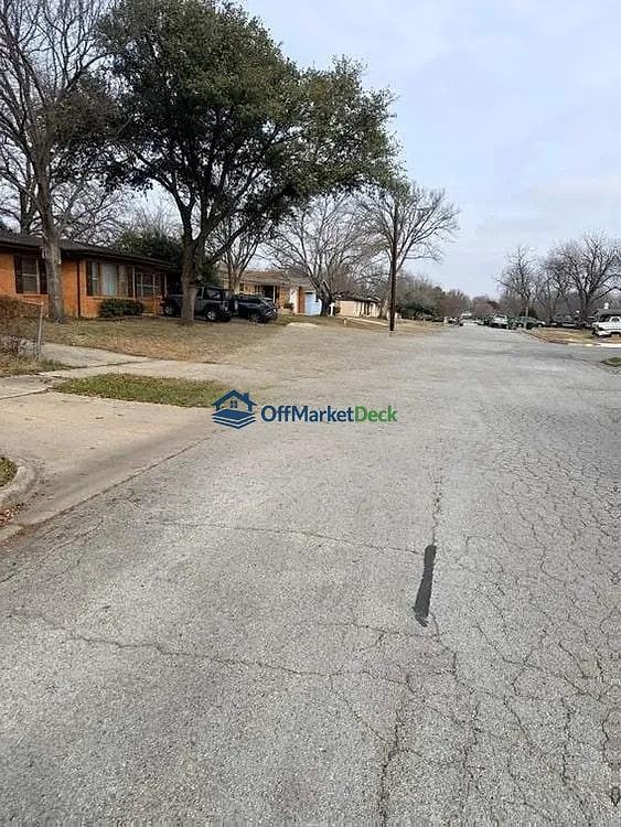 Off-market house in North Richland Hills, Texas — 3 beds, 2 baths, $175,000 — photo 6 of 8