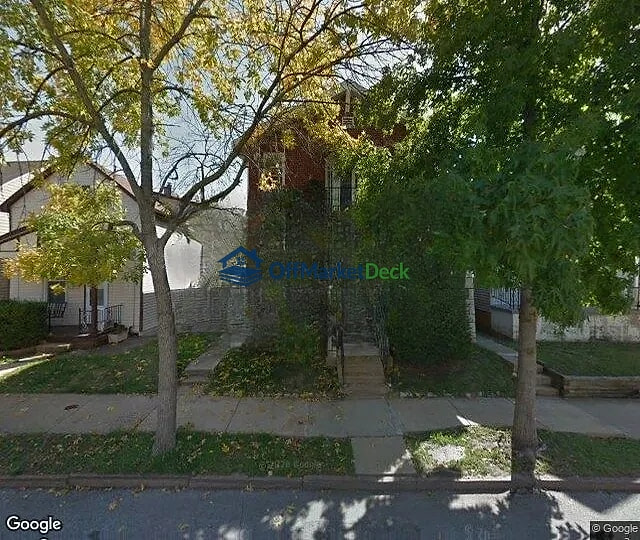 Off-market house in St. Louis, Missouri — 2 beds, 1 bath, $199,989 — photo 2 of 3