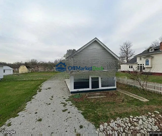 Off-market house in Memphis, Indiana — 2 beds, 1 bath, $18,000 — photo 2 of 3