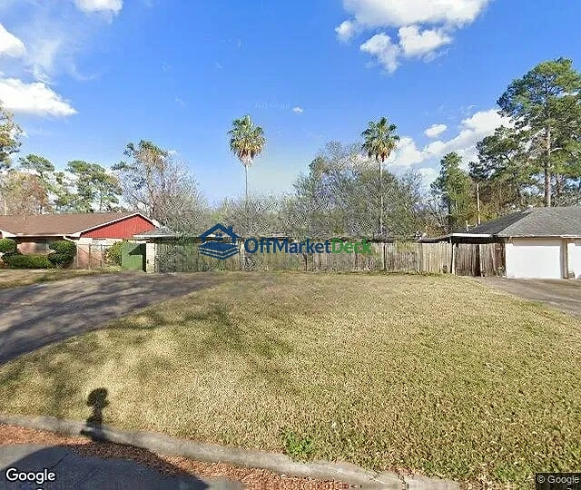 Off-market house in Houston, Texas — 5 beds, 2.5 baths, $159,900 — photo 2 of 3
