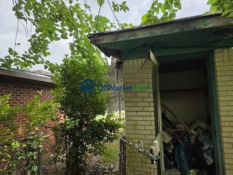 Off-market house in Shreveport, Louisiana — 3 beds, 1 bath, $15,000 — photo 4 of 8