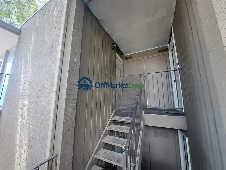 Off-market house in West Valley City, Utah — 2 beds, 1 bath, $155,000 — photo 4 of 8