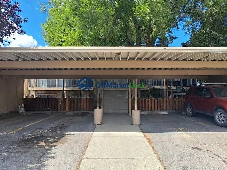 Off-market house in West Valley City, Utah — 2 beds, 1 bath, $155,000 — photo 2 of 8