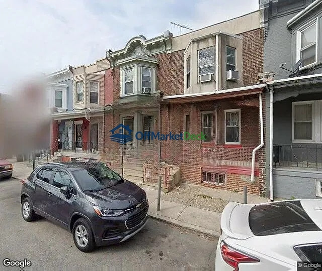 Off-market house in Philadelphia, Pennsylvania — 3 beds, 1.5 baths, $75,000 — photo 2 of 3