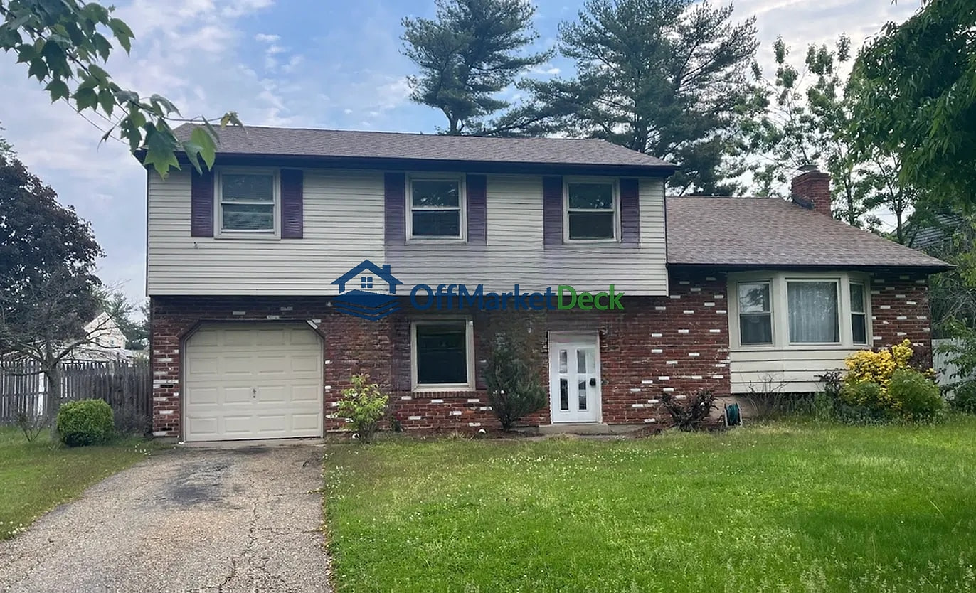 Off-market house in Cherry Hill Township, New Jersey — 4 beds, 2.5 baths, $460,000