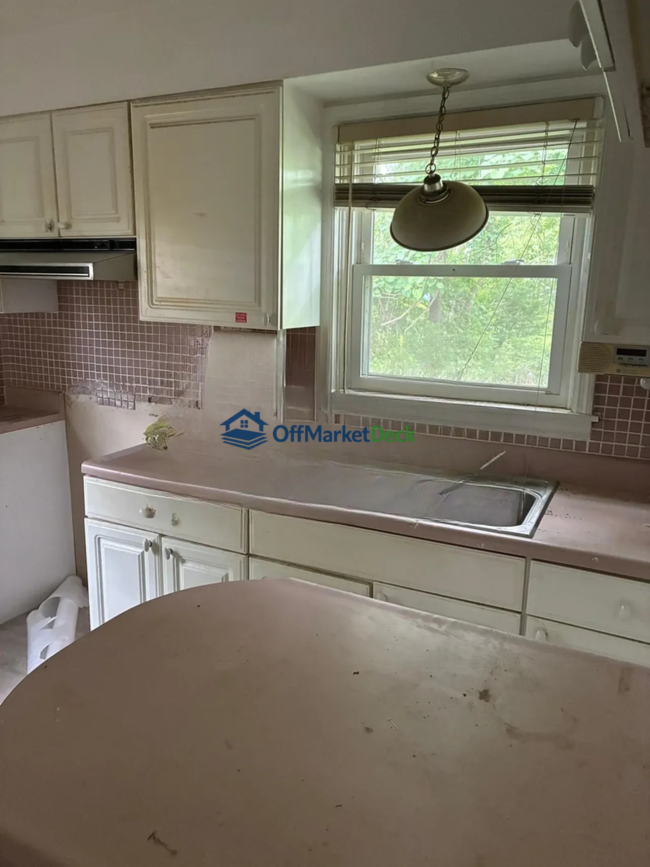 Off-market house in Ferguson, Missouri — 2 beds, 1 bath, $64,900 — photo 7 of 8