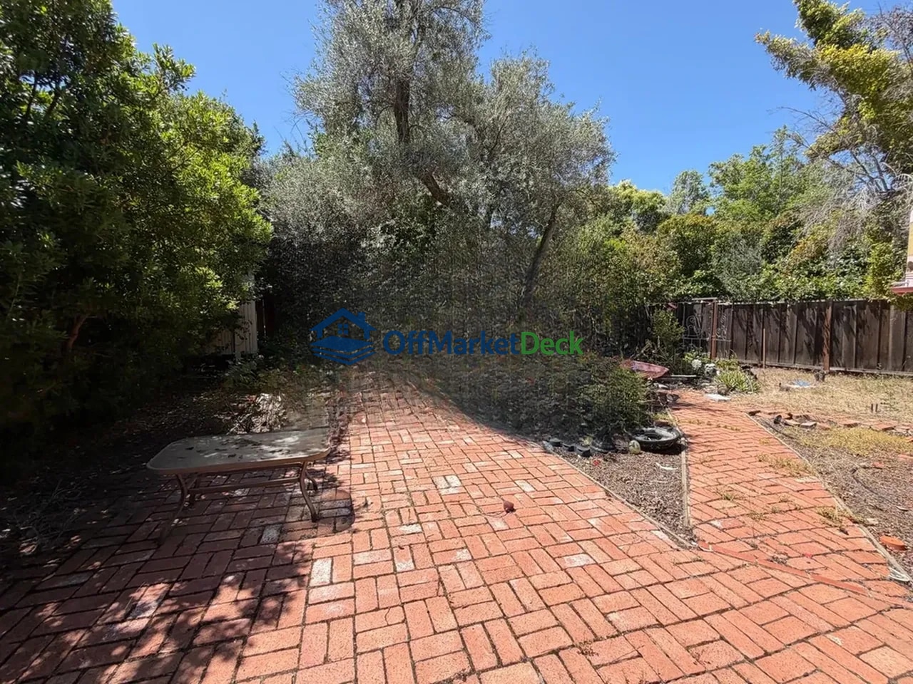 Off-market house in Clayton, California — 3 beds, 2.5 baths, $909,900 — photo 4 of 8