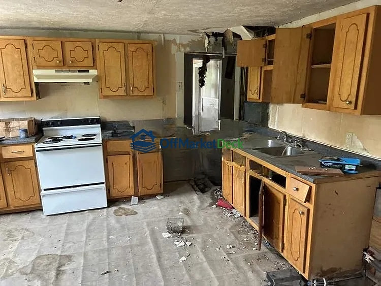 Off-market house in Danville, Virginia — 2 beds, 1 bath, $8,600 — photo 7 of 8
