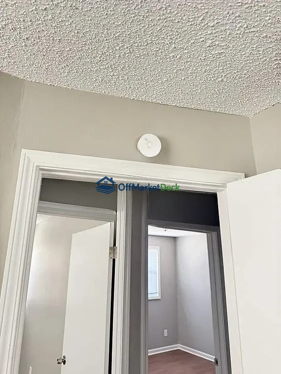 Off-market house in Memphis, Tennessee — 3 beds, 1.5 baths, $132,900 — photo 8 of 8