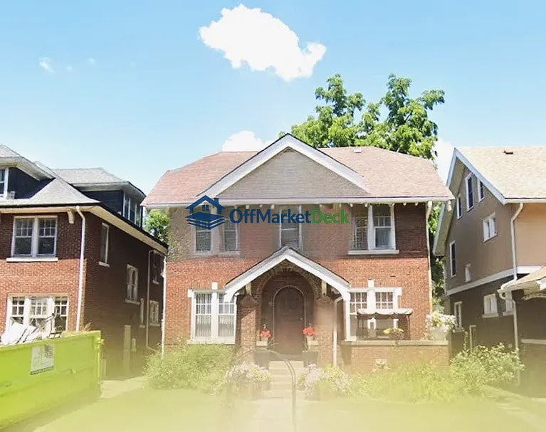 Off-market house in Detroit, Michigan — 4 beds, 2 baths, $144,900 — photo 2 of 3
