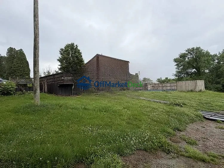 Off-market house in Zanesville, Ohio — 3 beds, 2 baths, $147,000 — photo 4 of 8