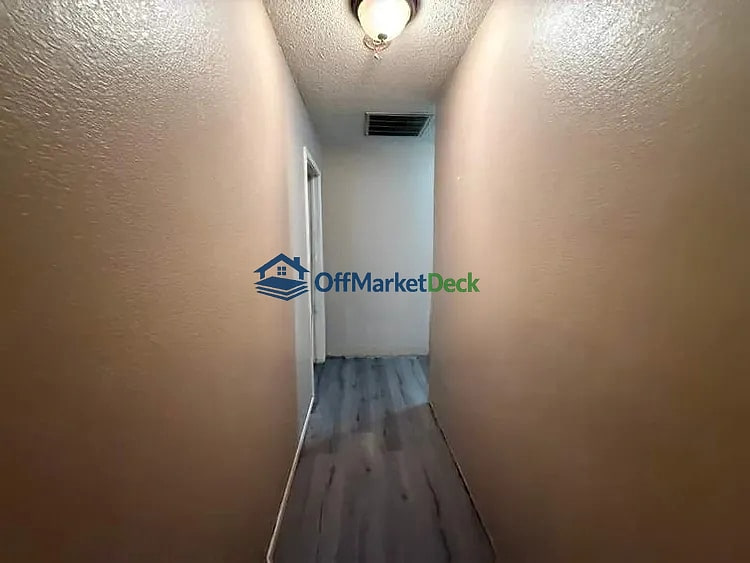 Off-market house in Rowlett, Texas — 4 beds, 2 baths, $237,000 — photo 7 of 8