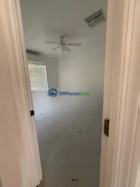Off-market house in Tucson, Arizona — 4 beds, 2 baths, $355,000 — photo 6 of 8