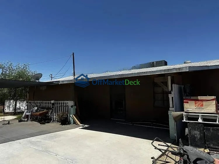 Off-market house in Peoria, Arizona — 5 beds, 1 bath, $235,000 — photo 5 of 8