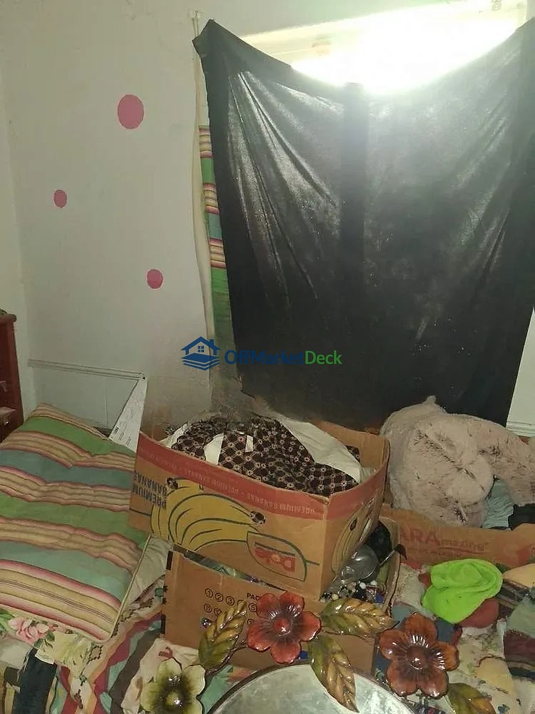 Off-market house in Coolidge, Arizona — 3 beds, 2 baths, $155,000 — photo 5 of 8