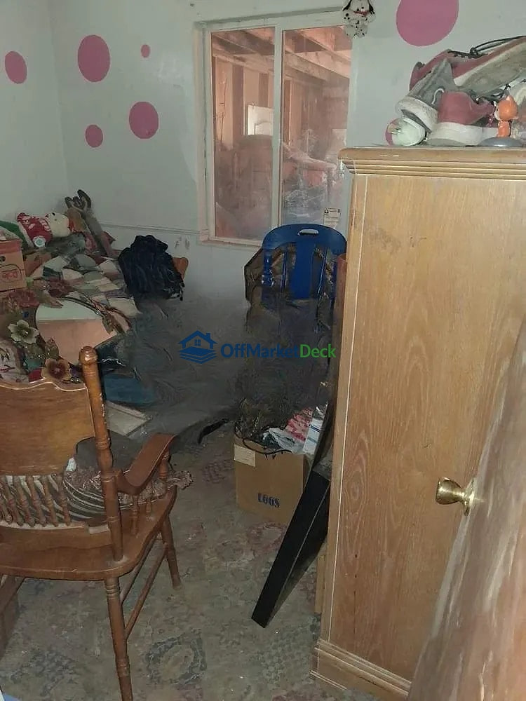 Off-market house in Coolidge, Arizona — 3 beds, 2 baths, $155,000 — photo 3 of 8
