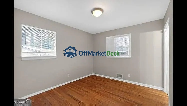 Off-market house in College Park, Georgia — 4 beds, 2.5 baths, $180,000 — photo 5 of 8