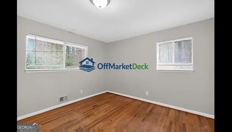 Off-market house in College Park, Georgia — 4 beds, 2.5 baths, $180,000 — photo 7 of 8