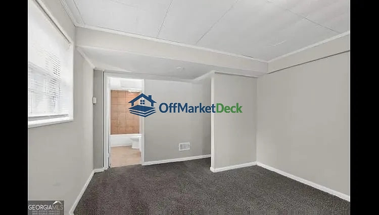 Off-market house in College Park, Georgia — 4 beds, 2.5 baths, $180,000 — photo 6 of 8
