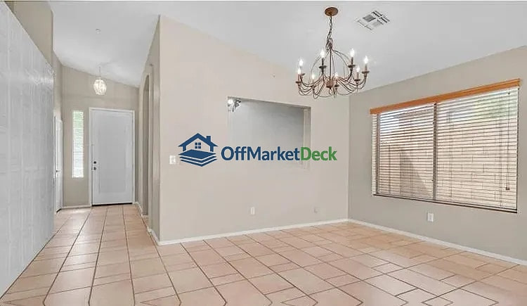 Off-market house in Scottsdale, Arizona — 3 beds, 2 baths, $649,900 — photo 3 of 8