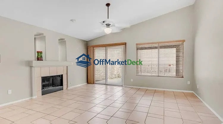 Off-market house in Scottsdale, Arizona — 3 beds, 2 baths, $649,900 — photo 5 of 8