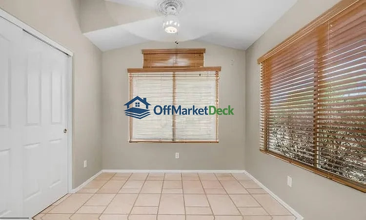 Off-market house in Scottsdale, Arizona — 3 beds, 2 baths, $649,900 — photo 7 of 8
