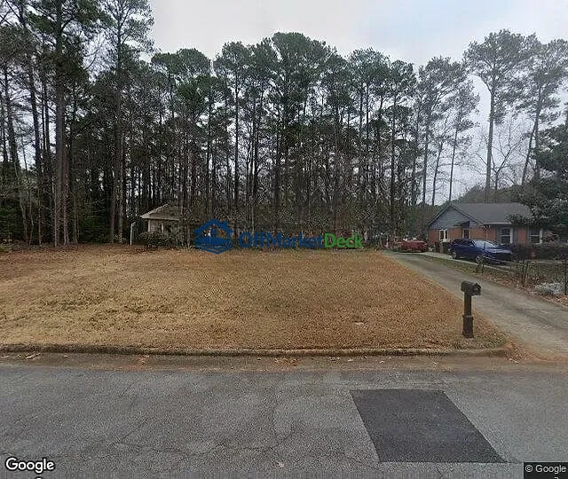 Off-market house in Garner, North Carolina — 3 beds, 2 baths, $209,900 — photo 2 of 3