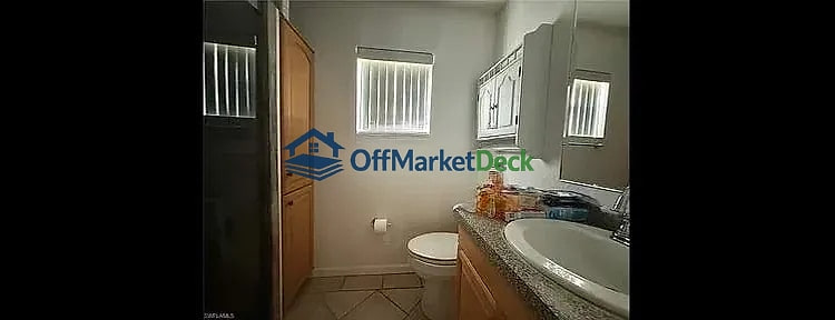 Off-market house in Sarasota, Florida — 2 beds, 1 bath, $312,990