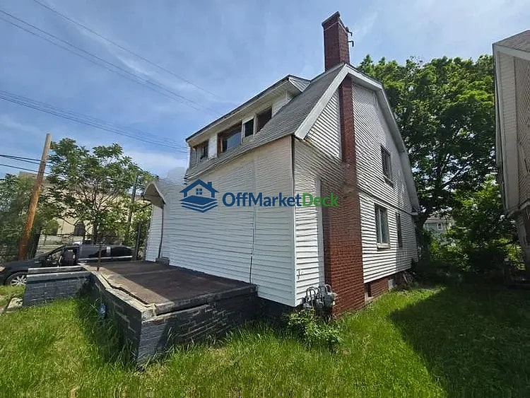 Off-market house in Detroit, Michigan — 3 beds, 2 baths, $49,000 — photo 7 of 8