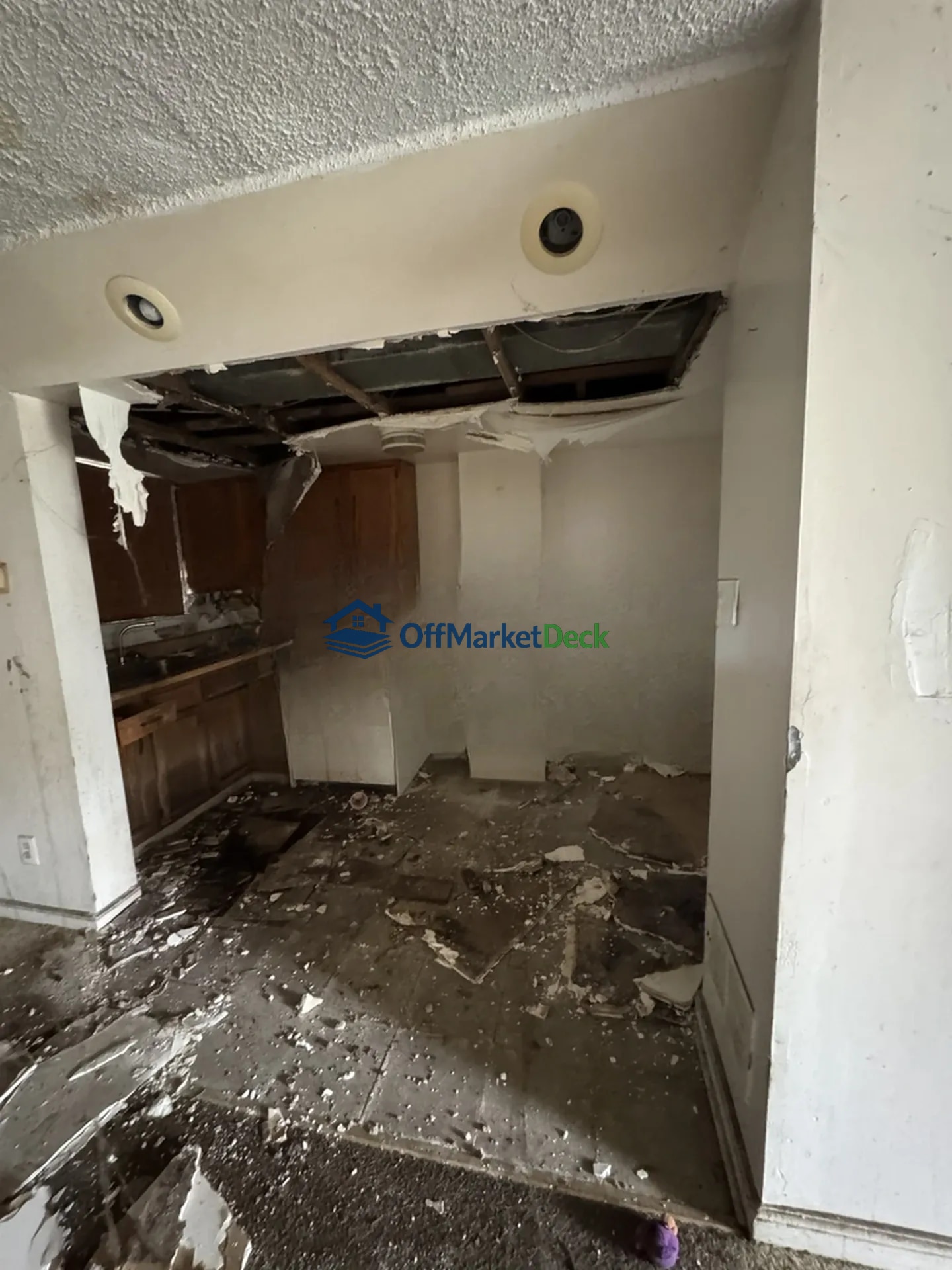 Off-market house in Camden, New Jersey — 2 beds, 1 bath, $108,000 — photo 5 of 7