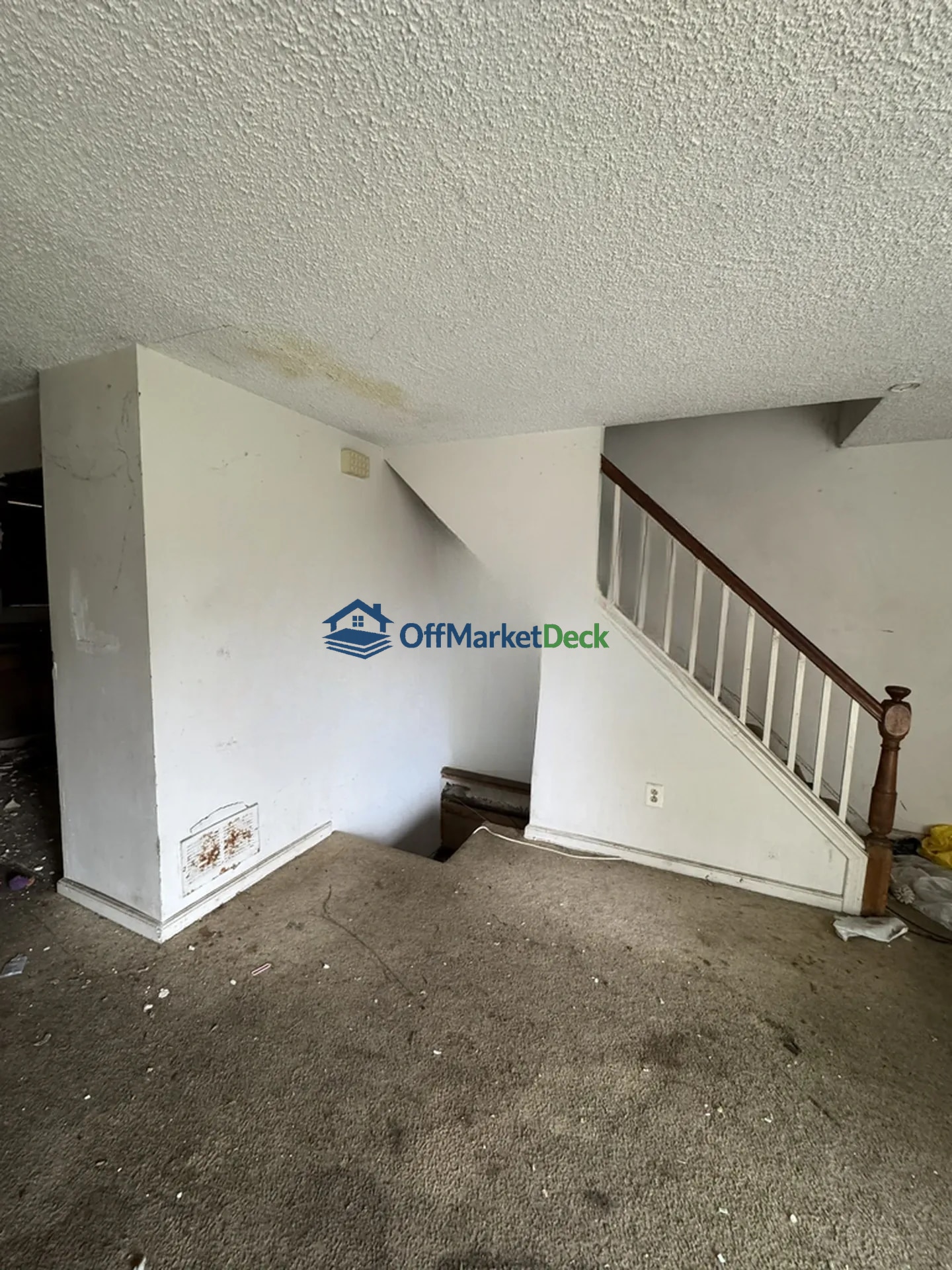 Off-market house in Camden, New Jersey — 2 beds, 1 bath, $108,000 — photo 3 of 7