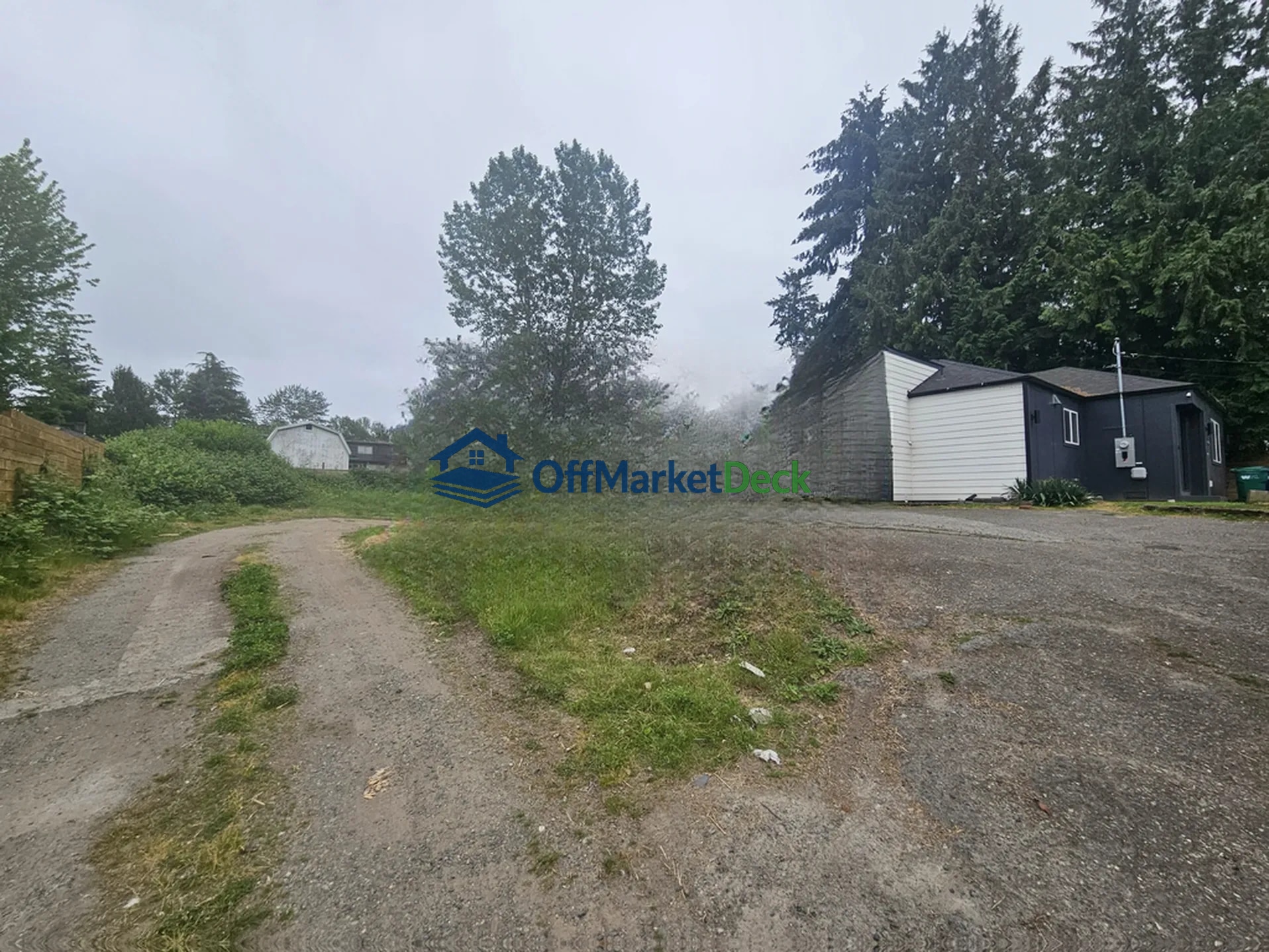Off-market house in Seattle, Washington — 2 beds, 1 bath, $900,000 — photo 3 of 4