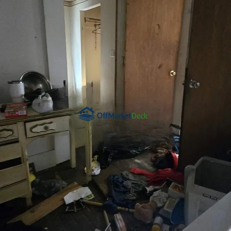 Off-market house in Huntington, West Virginia — 3 beds, 1 bath, $10,000 — photo 8 of 8