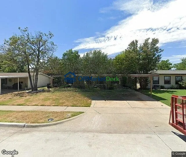Off-market house in Mesquite, Texas — 2 beds, 1 bath, $149,500 — photo 2 of 3