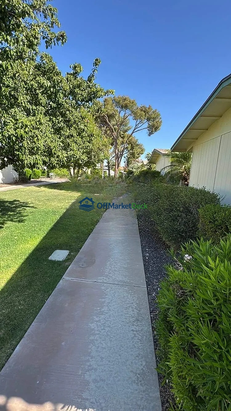 Off-market house in Sun City, Arizona — 2 beds, 2 baths, $155,000 — photo 2 of 8