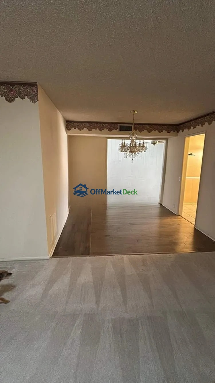 Off-market house in Sun City, Arizona — 2 beds, 2 baths, $155,000 — photo 4 of 8
