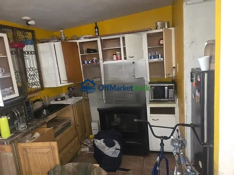 Off-market house in Tucson, Arizona — 1 bed, 1 bath, $69,000 — photo 6 of 8