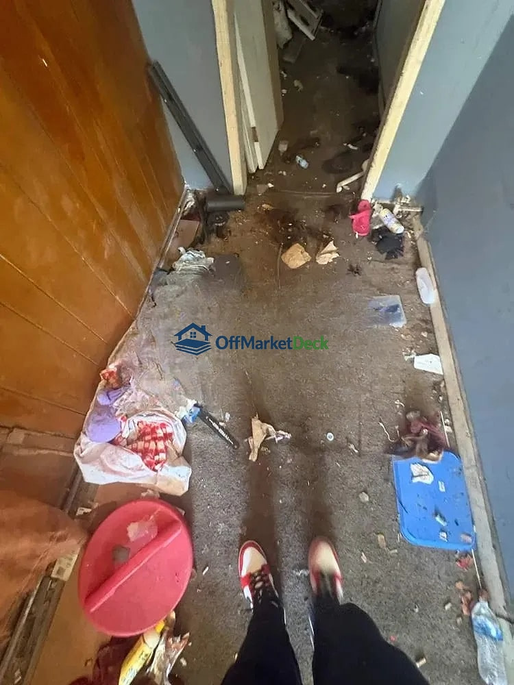Off-market house in Memphis, Tennessee — 2 beds, 1 bath, $8,000 — photo 8 of 8