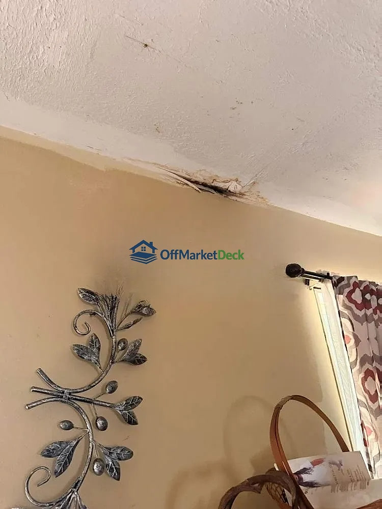 Off-market house in Atlanta, Georgia — 3 beds, 1 bath, $160,000 — photo 3 of 8