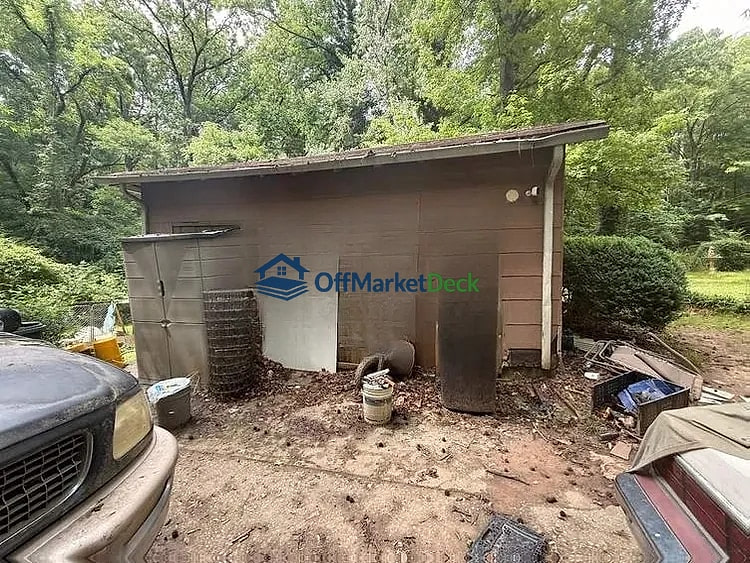 Off-market house in Atlanta, Georgia — 3 beds, 1 bath, $160,000 — photo 5 of 8