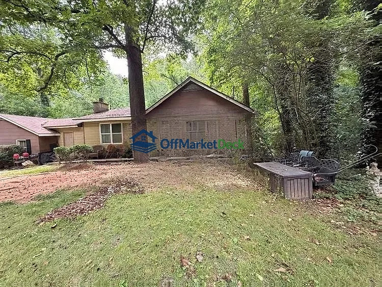 Off-market house in Atlanta, Georgia — 3 beds, 1 bath, $160,000 — photo 2 of 8